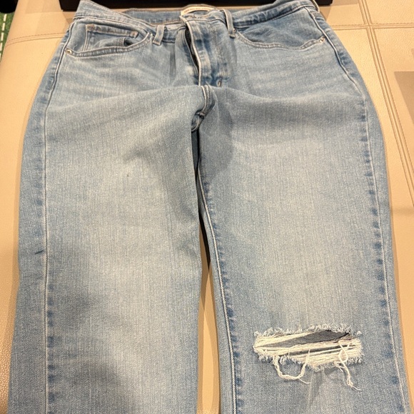 Levi’s High Rise Straight - Picture 4 of 4